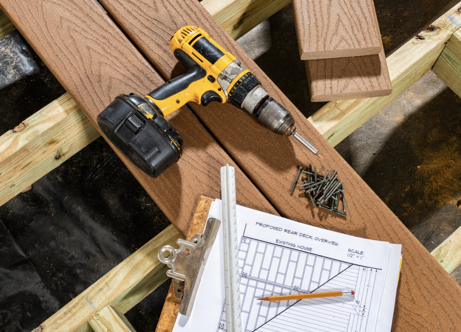 Timber Decking VS Composite Decking [2025] | FloorVenue