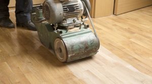 Floor sanding machine